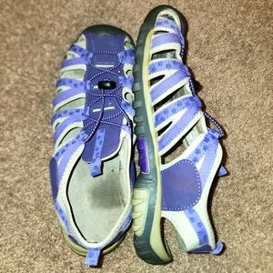 ANIMAL RESCUE SITE size 10 womens hiking, casual, water friendly.